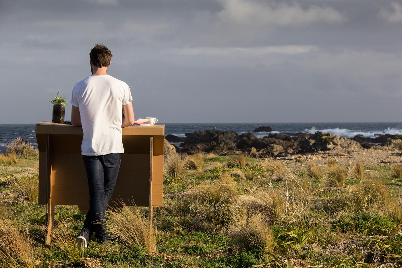 2014 red dot award，2014 best design，cardboard，desk，fold，Recyclable，