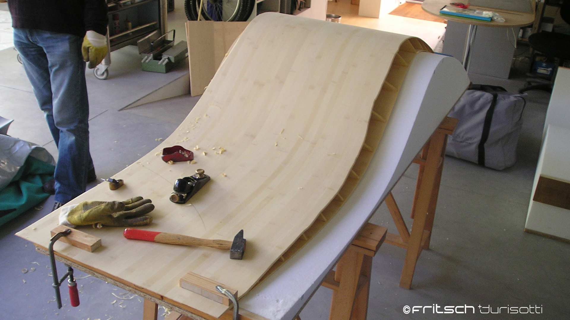 Turin，chair，bionics，streamline，woodiness，