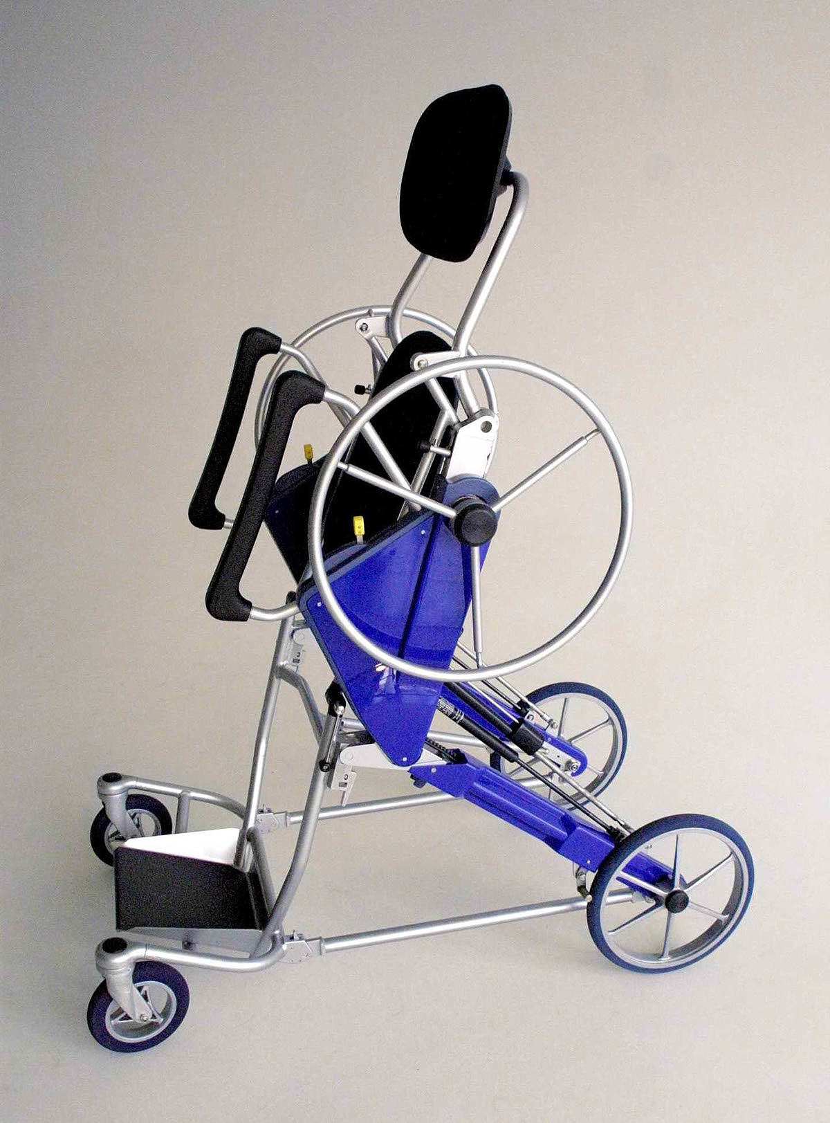 2004if Award，a disability，rollator ，titanium，steel，polyurethane，