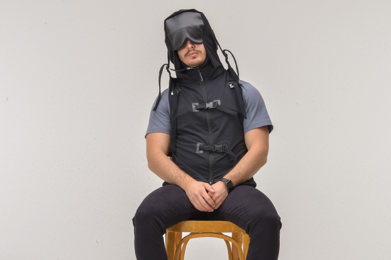 Napow，sleeveless jacket，clothes，Outdoor equipment，