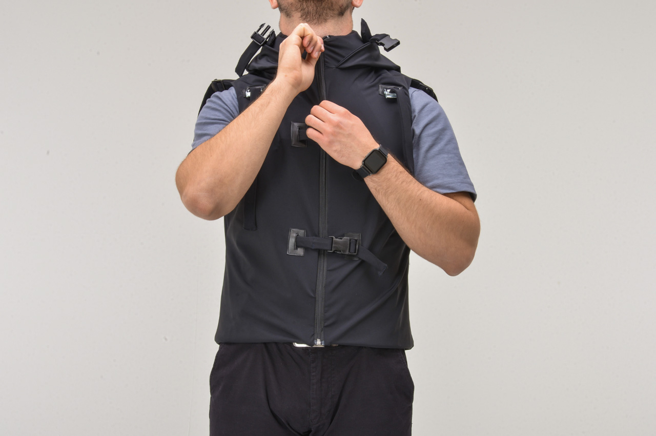 Napow，sleeveless jacket，clothes，Outdoor equipment，