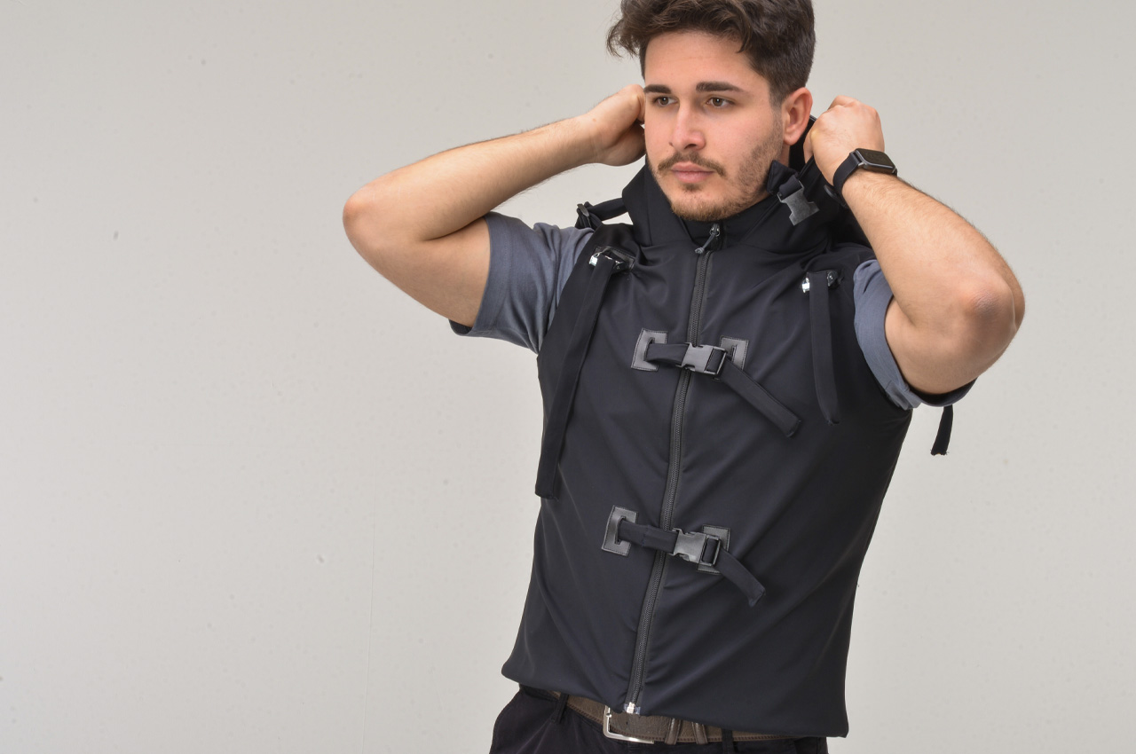 Napow，sleeveless jacket，clothes，Outdoor equipment，