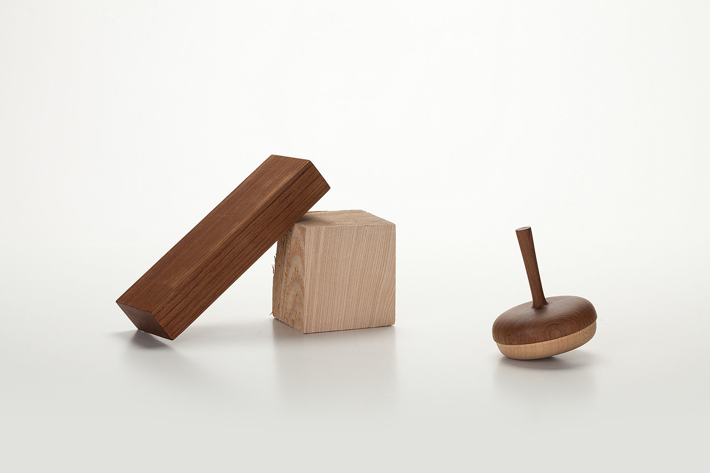 woodiness，Bird，pen container，bionics，Brain hole，bitter cups，Water cup，blue，branch，top，