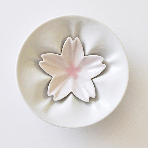 Porcelain dish，tableware，ceramics，cherry blossoms，Seasoning，