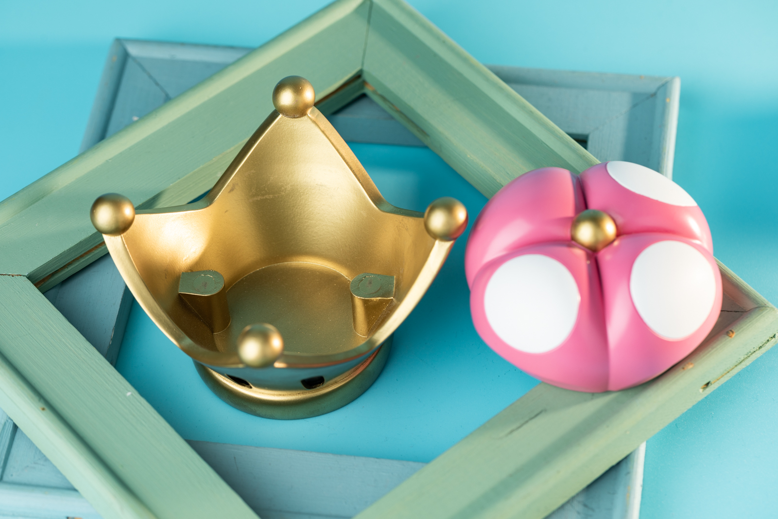 Crown box, jewelry box，