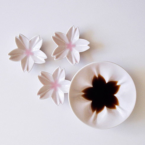 Porcelain dish，tableware，ceramics，cherry blossoms，Seasoning，