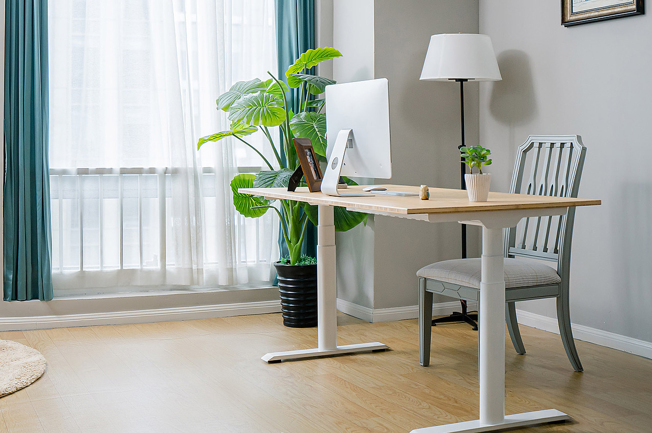 practical，sustainable，furniture，Liftable desk，texture of material，Bamboo，standing desk ，