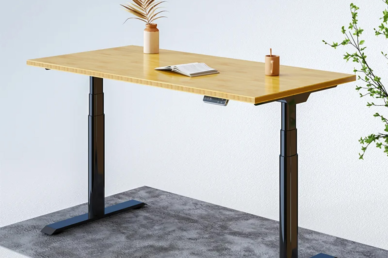 practical，sustainable，furniture，Liftable desk，texture of material，Bamboo，standing desk ，