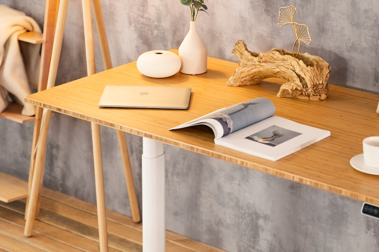 practical，sustainable，furniture，Liftable desk，texture of material，Bamboo，standing desk ，