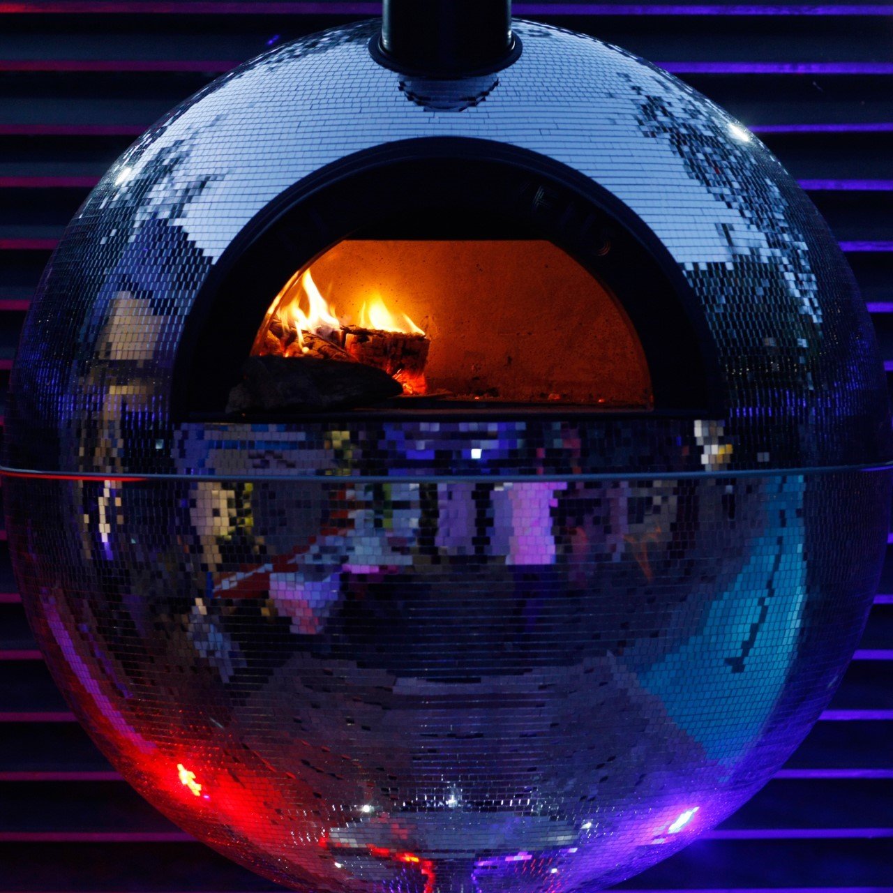 Disco Ball，Pizza，oven，Kitchen appliances，