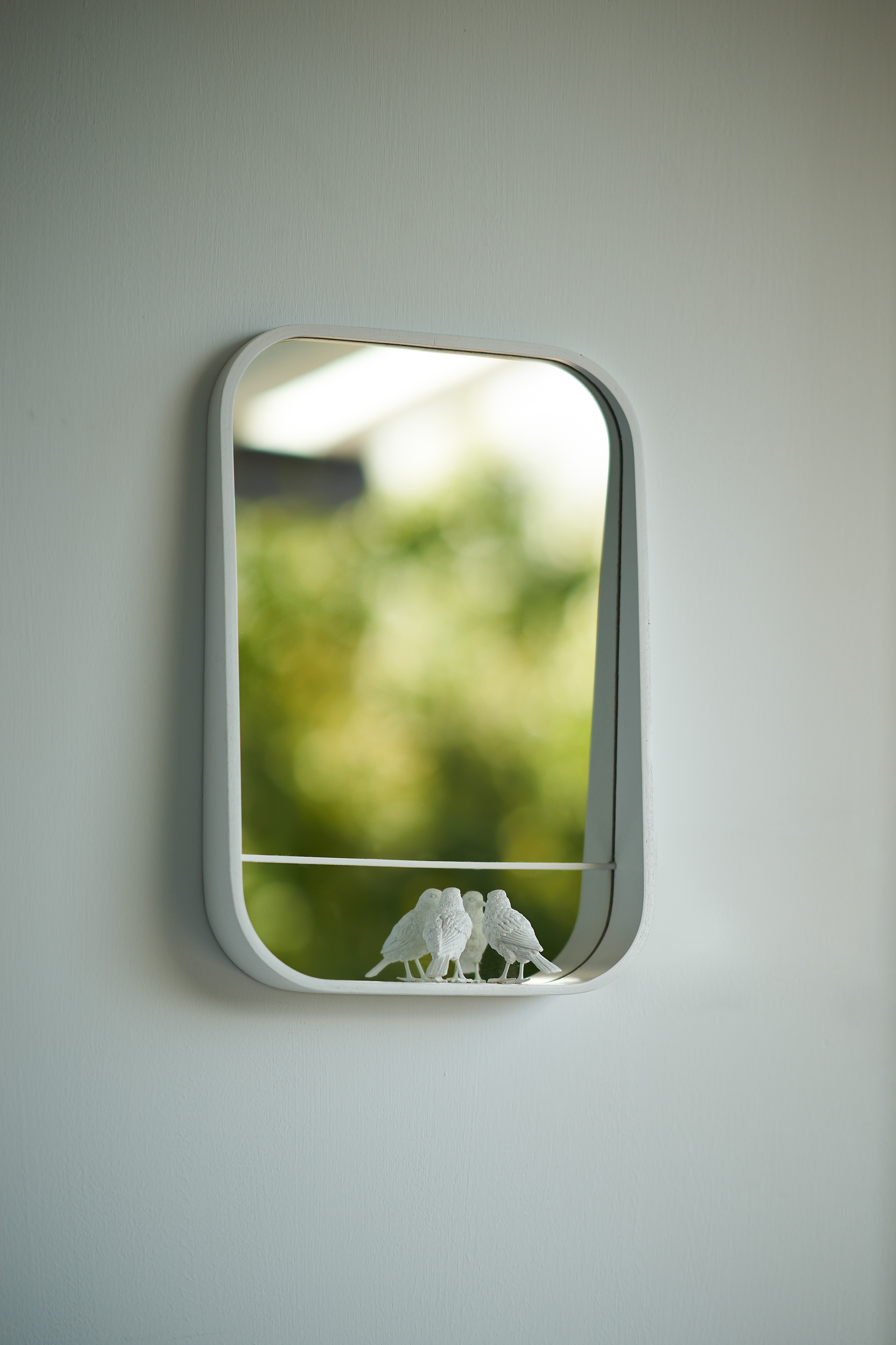 Sparrow X Wall，mirror，Sculpture，white，