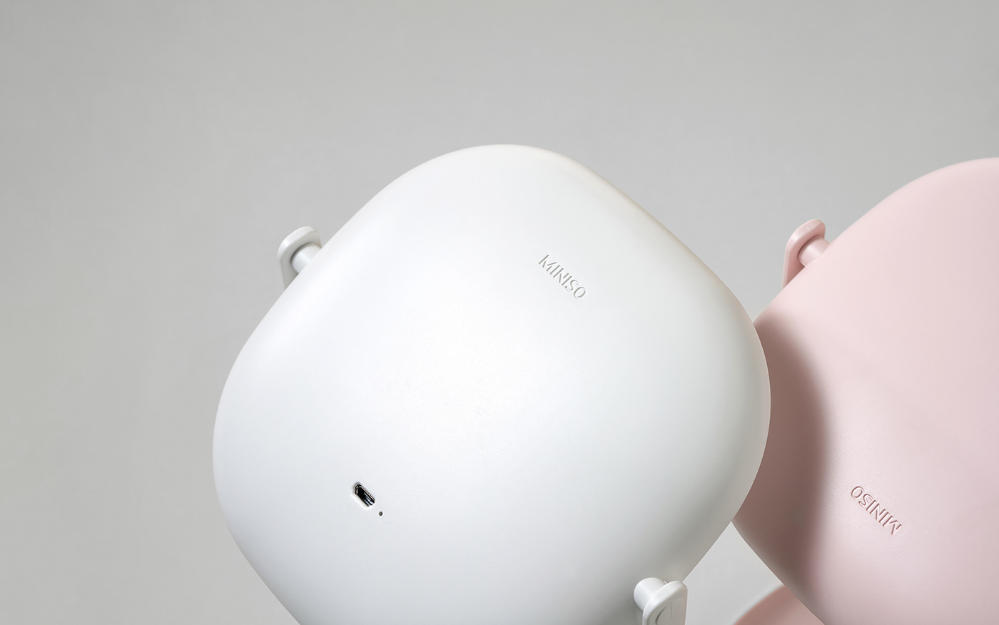 mirror，LED mirror，product design，industrial design，innovate，Branch，A beauty care，