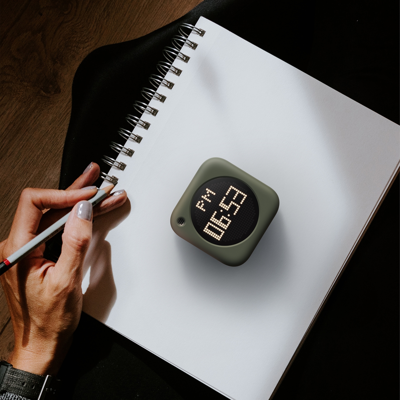 alarm clock，student，to work in an office，Portable，Rubik's Cube，industrial design，