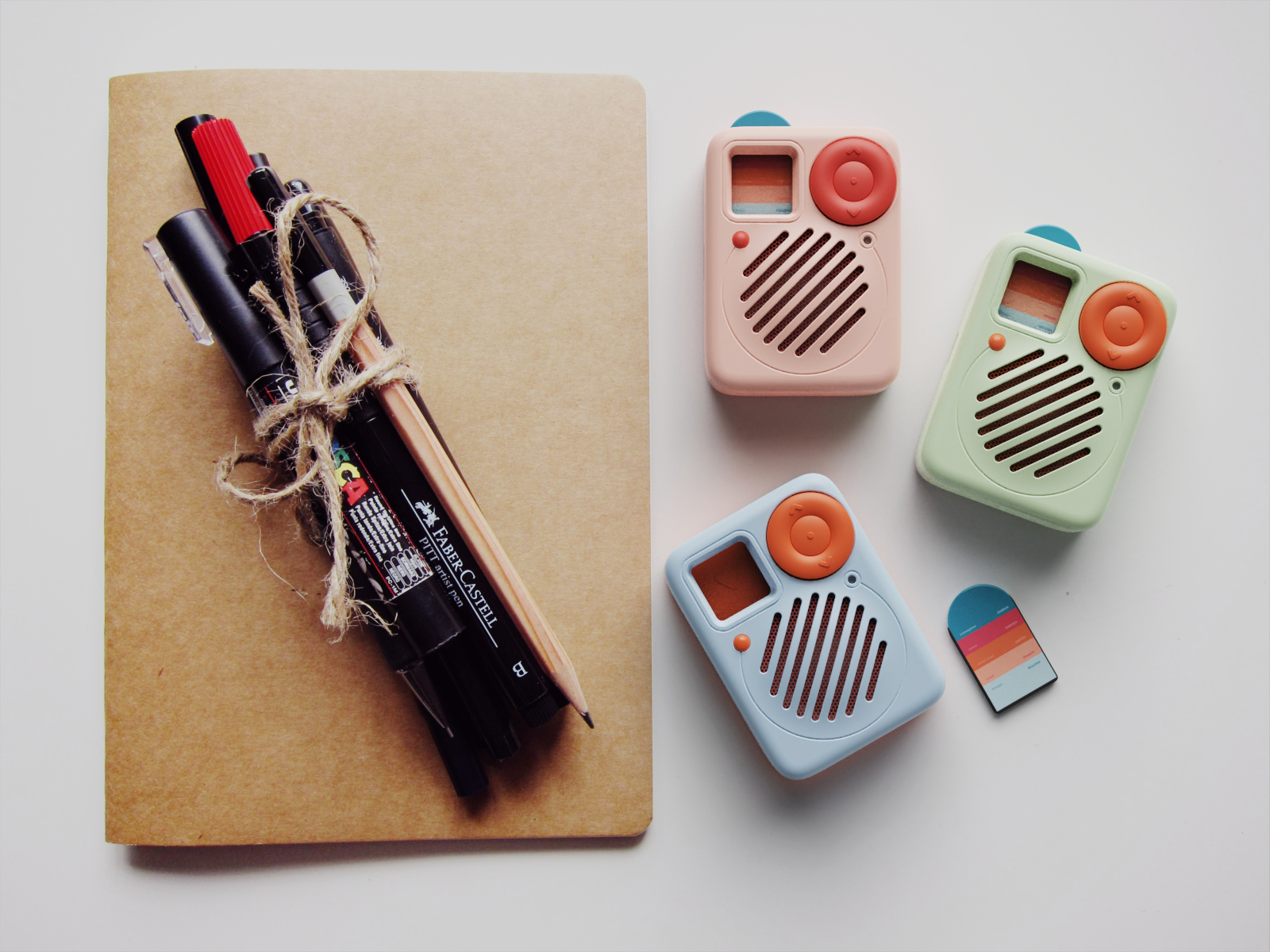 Audio book，Children's books，Children's education，listening machine，Pocket Book，product design，industrial design，concise，