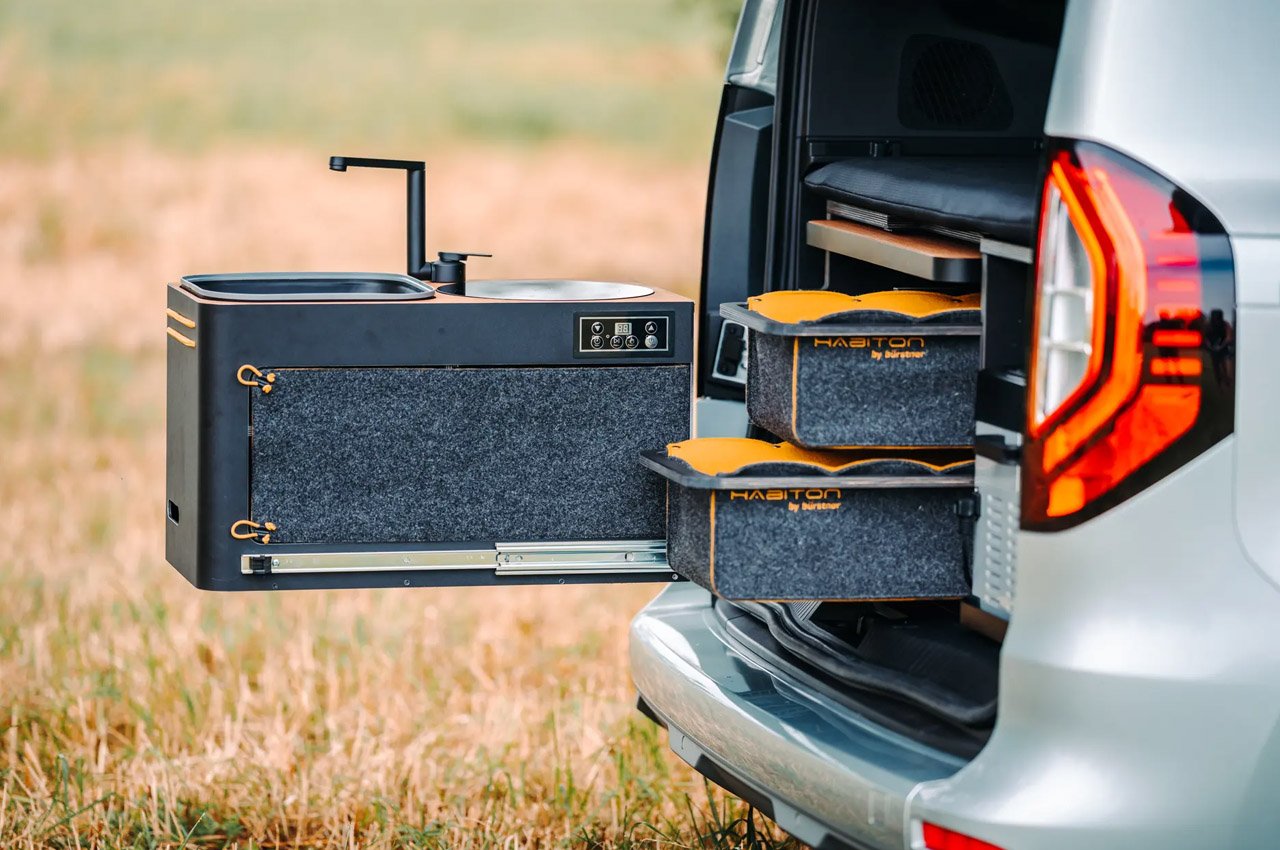 Campervan，Roof tent，Habiton，camping，on vacation，