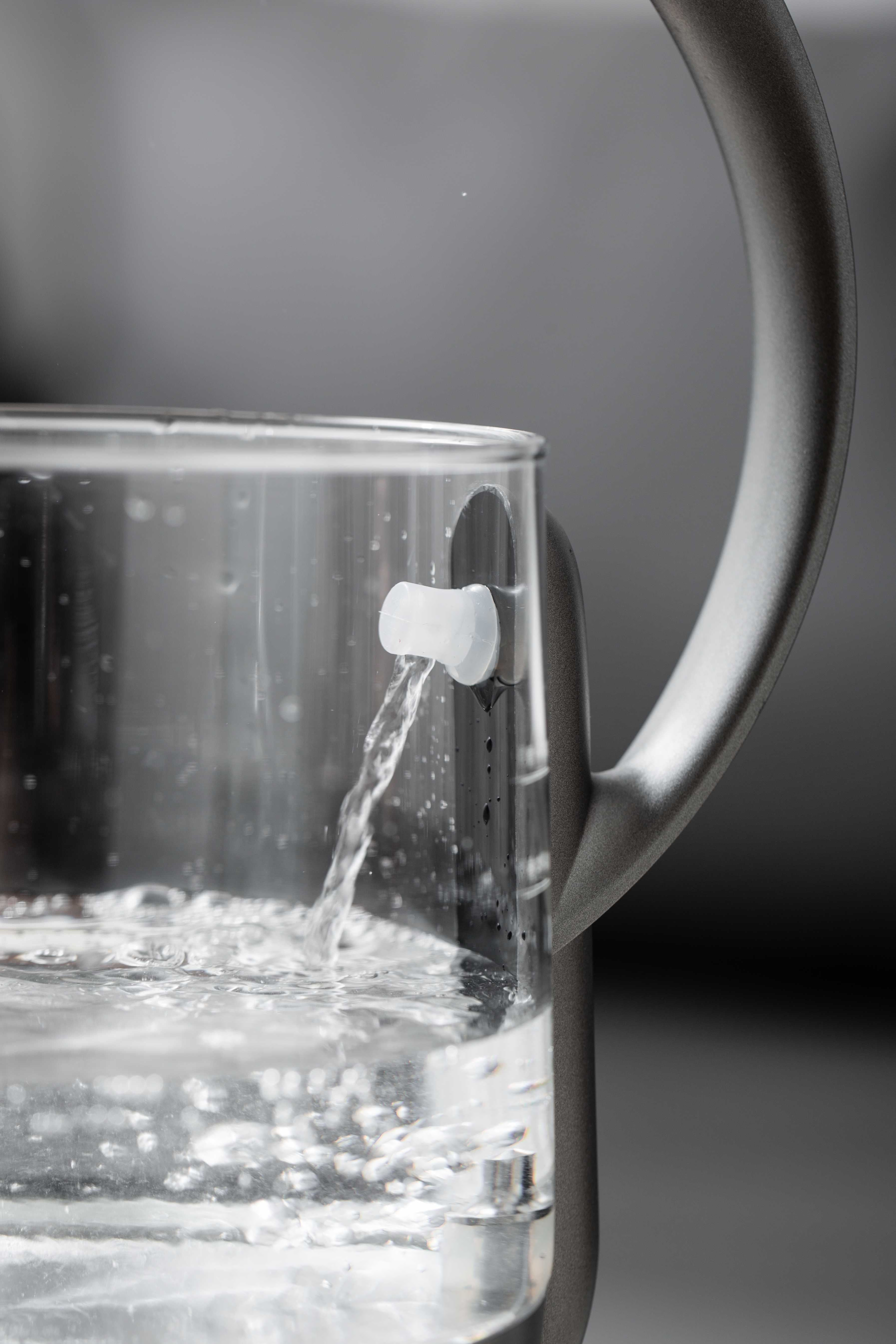 Into a tea appliance，Jingyue Beiliang Pot，small home appliances，product design，Beam lifting kettle，Minimalist design ，Tea design，Tea Tilder Pot，