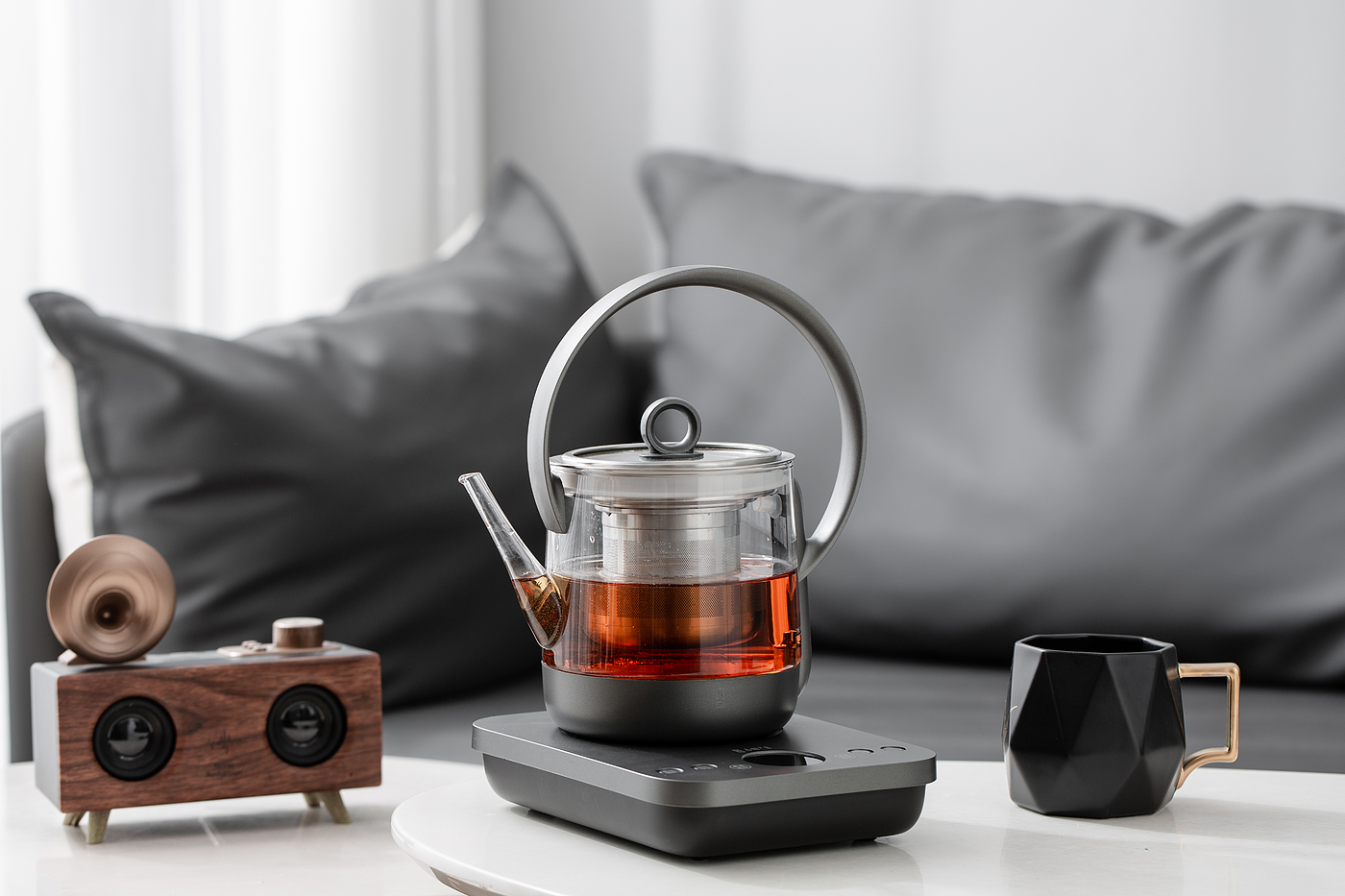 Into a tea appliance，Jingyue Beiliang Pot，small home appliances，product design，Beam lifting kettle，Minimalist design ，Tea design，Tea Tilder Pot，