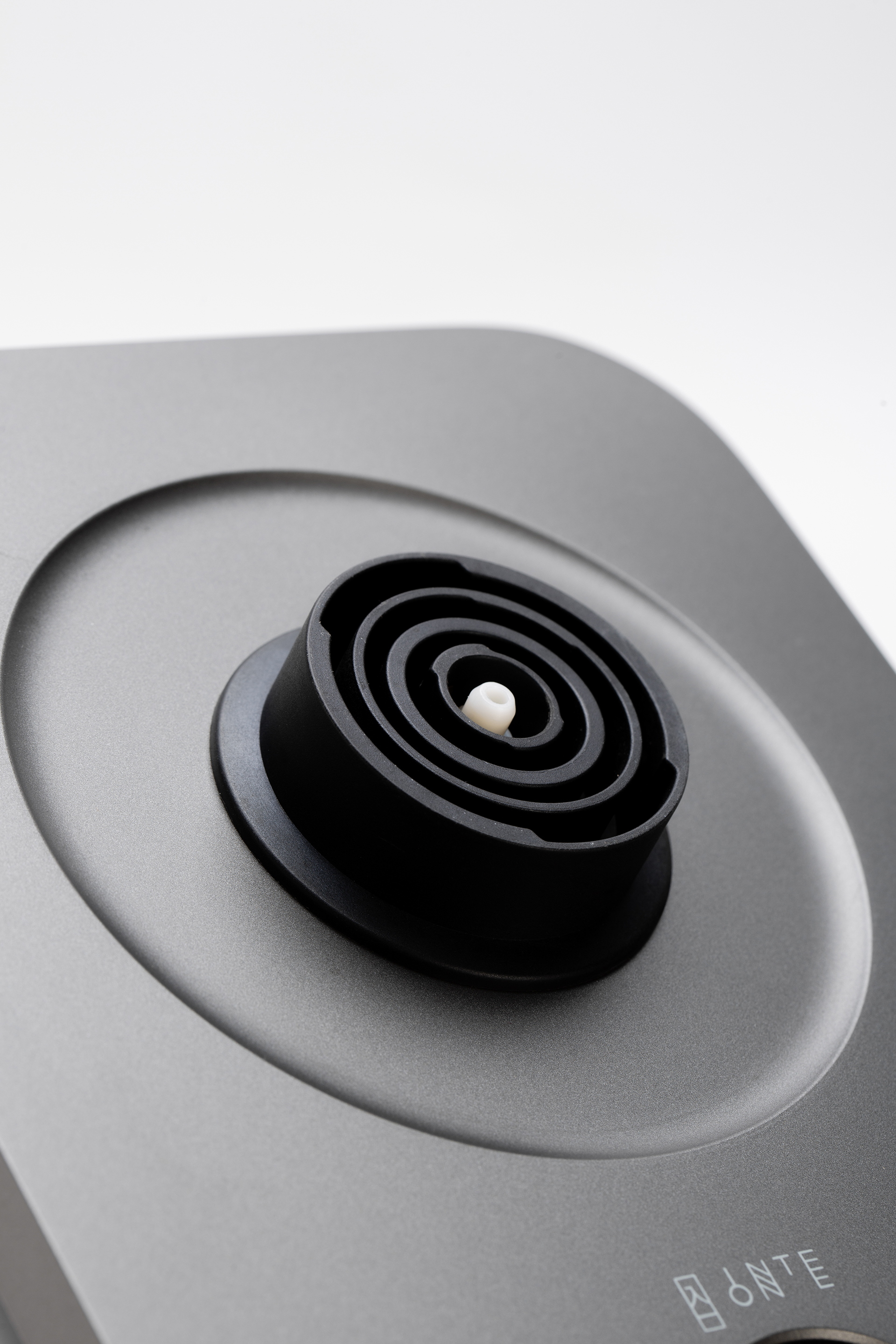 Into a tea appliance，Jingyue Beiliang Pot，small home appliances，product design，Beam lifting kettle，Minimalist design ，Tea design，Tea Tilder Pot，