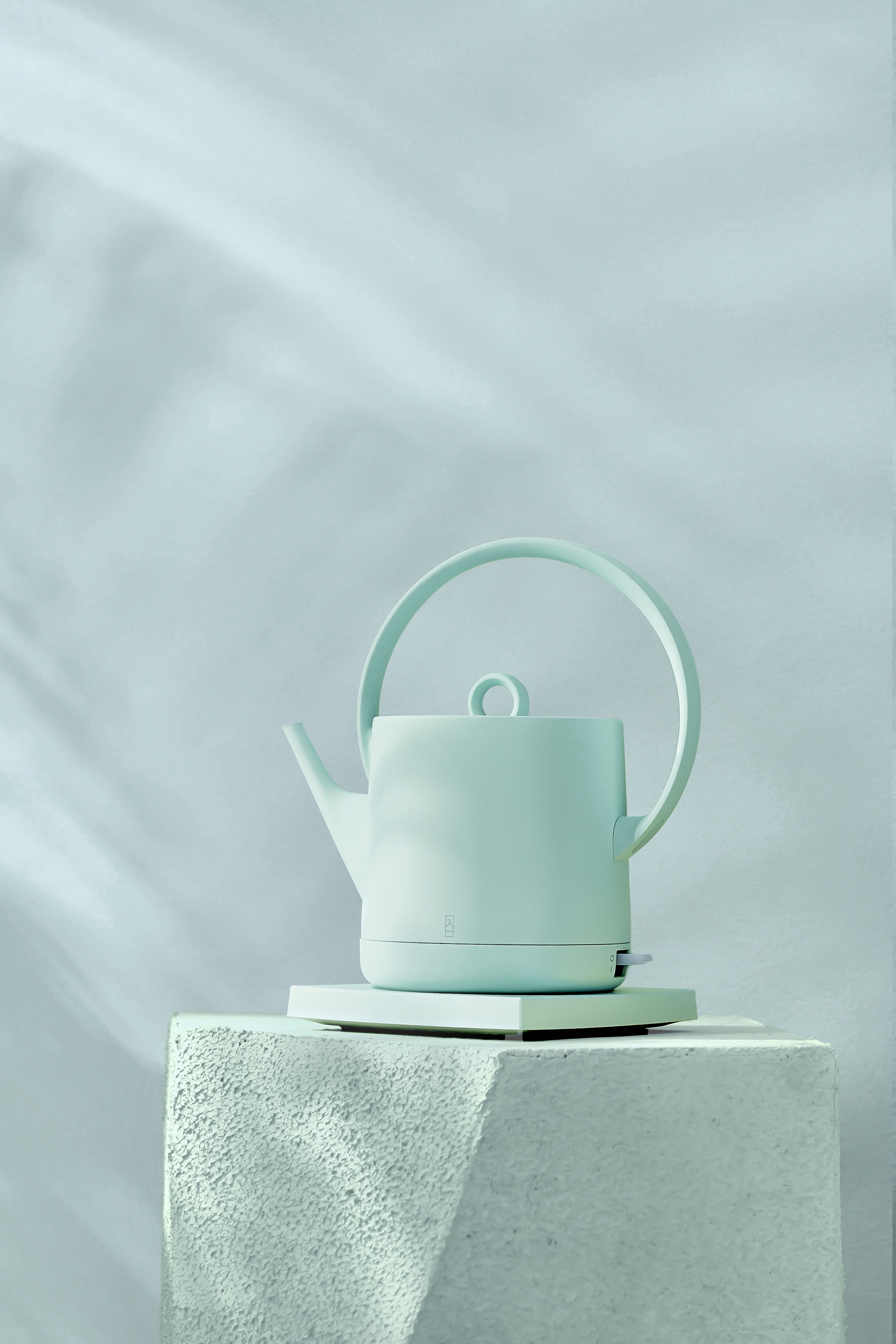 Into a tea appliance，Jingyue Beiliang Pot，small home appliances，product design，Beam lifting kettle，Minimalist design ，tea culture，Household products，