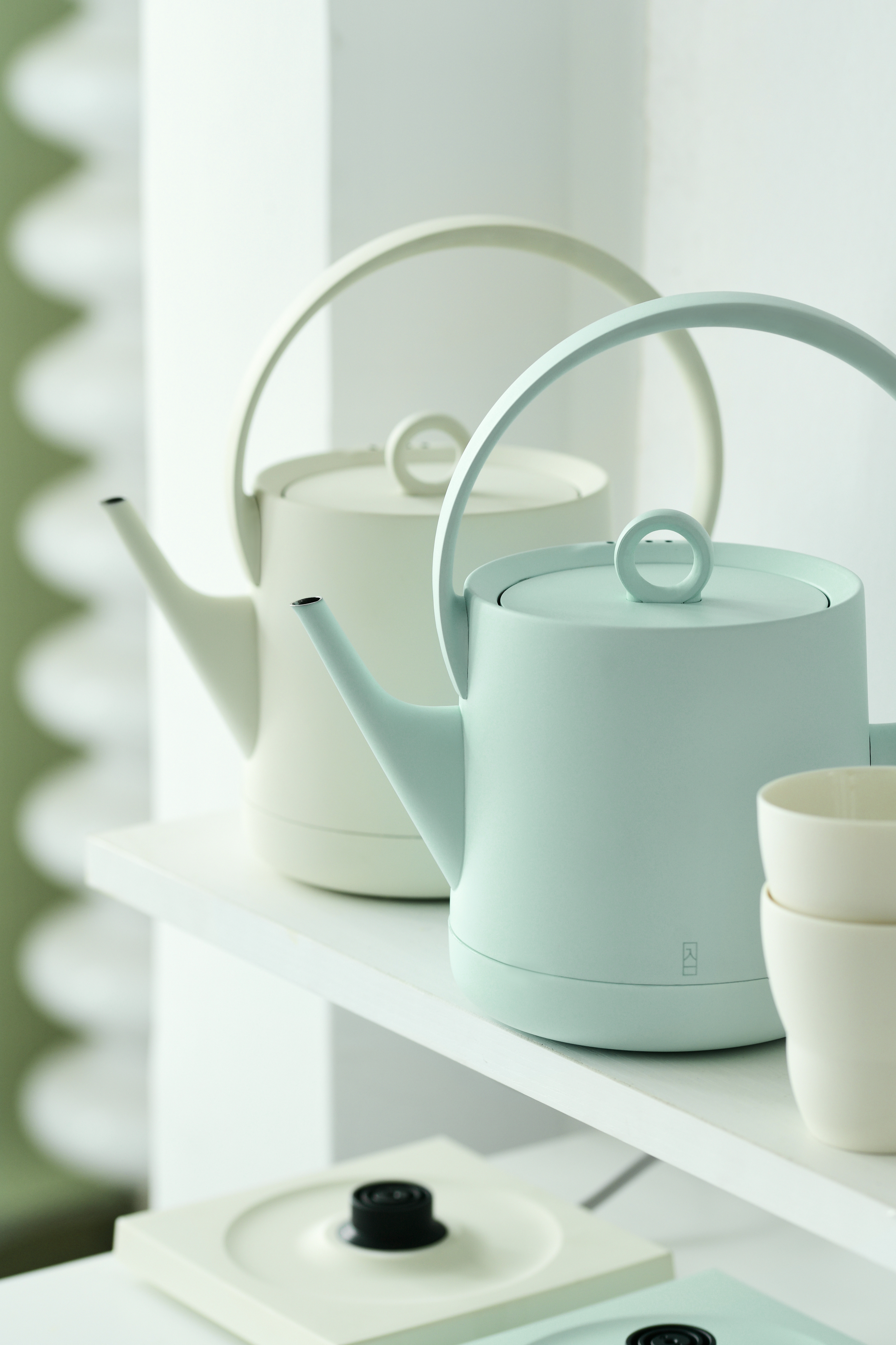 Into a tea appliance，Jingyue Beiliang Pot，small home appliances，product design，Beam lifting kettle，Minimalist design ，tea culture，Household products，