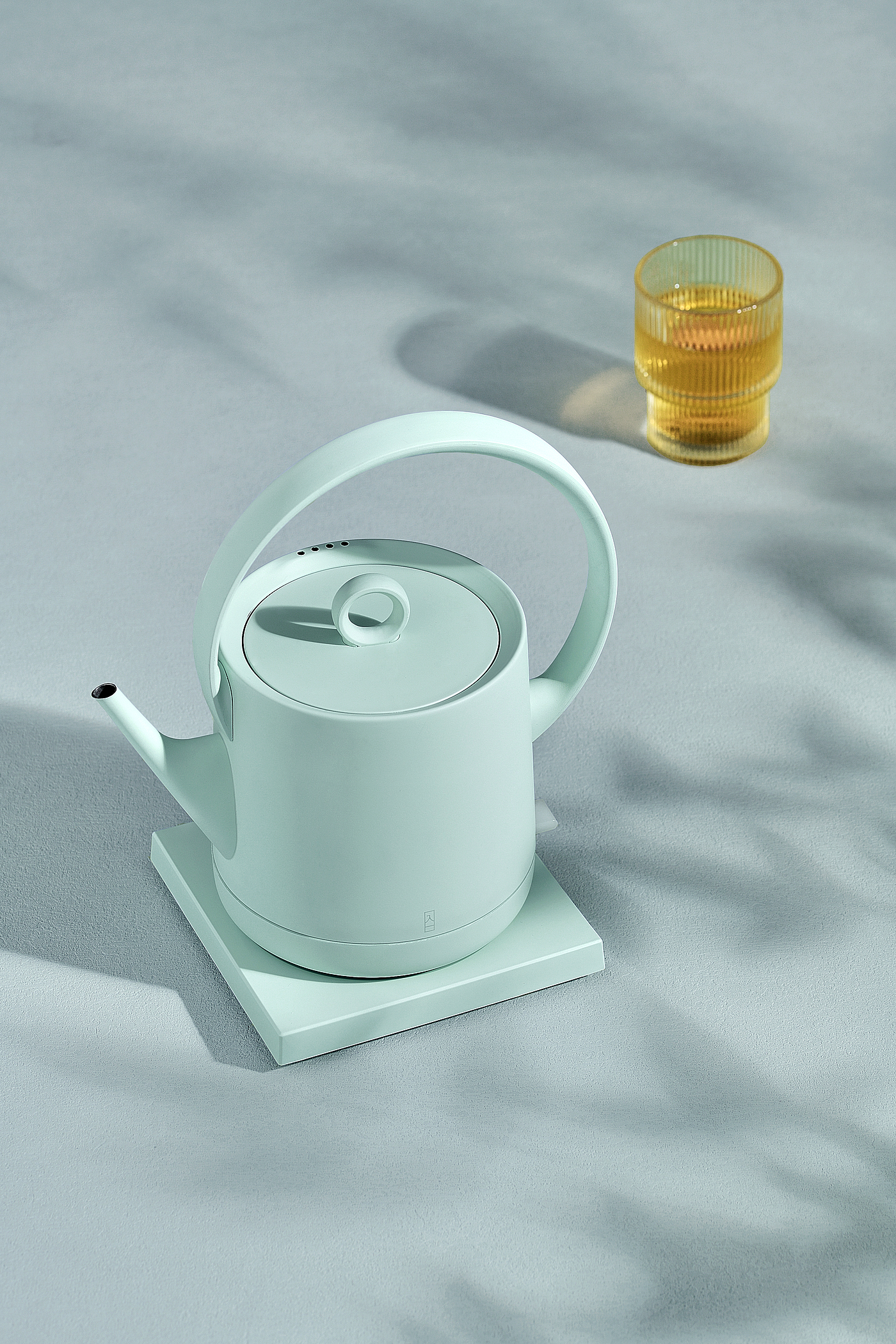 Into a tea appliance，Jingyue Beiliang Pot，small home appliances，product design，Beam lifting kettle，Minimalist design ，tea culture，Household products，