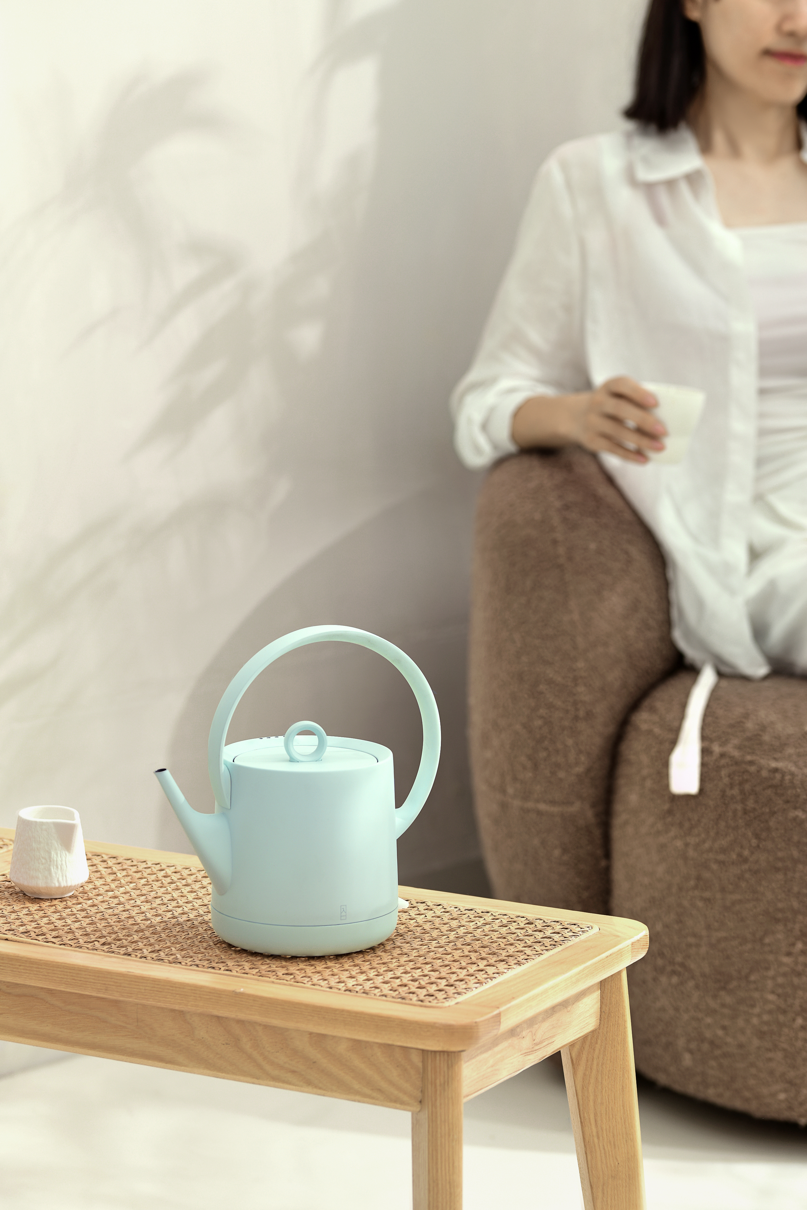 Into a tea appliance，Jingyue Beiliang Pot，small home appliances，product design，Beam lifting kettle，Minimalist design ，tea culture，Household products，