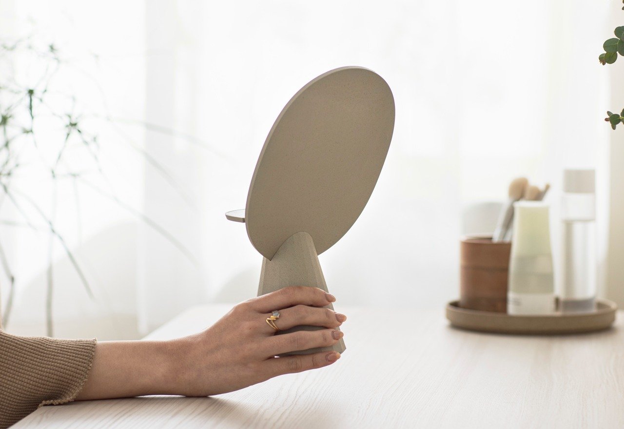 Minimalism，mirror，Aesthetic feeling，Ornaments，