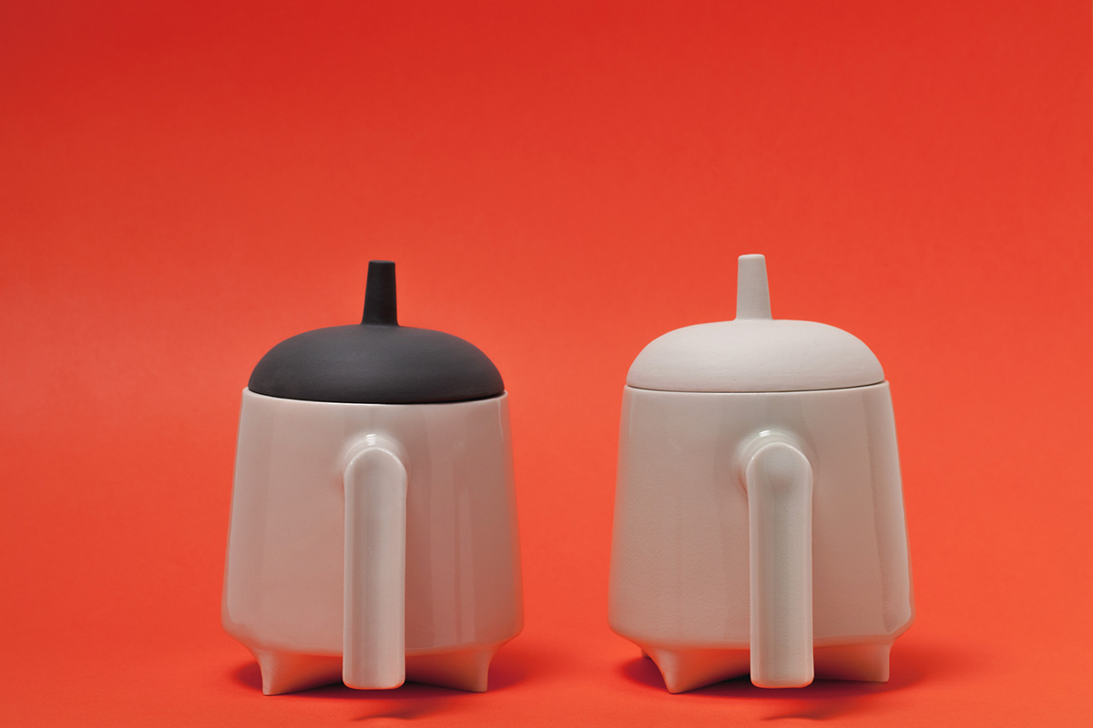 Brain hole map，Hand drawing，teapot，All glass，Oak stopper，be reassured，Glass teapot，Ceramic Teapot ，Retro，wood，chair，