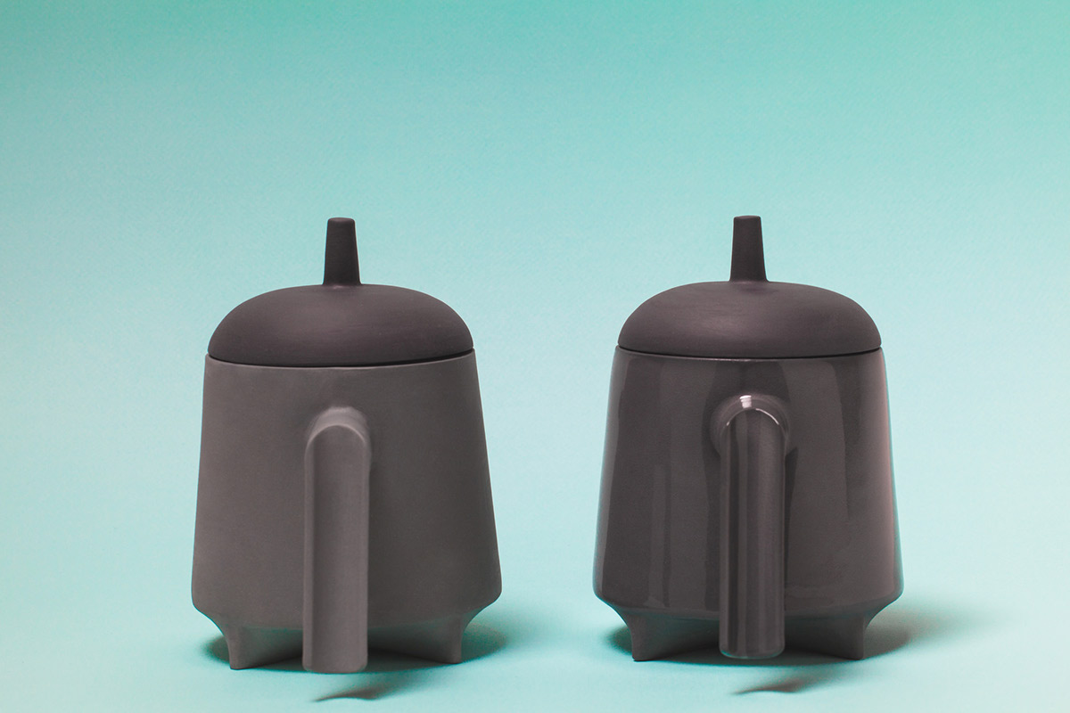 Brain hole map，Hand drawing，teapot，All glass，Oak stopper，be reassured，Glass teapot，Ceramic Teapot ，Retro，wood，chair，