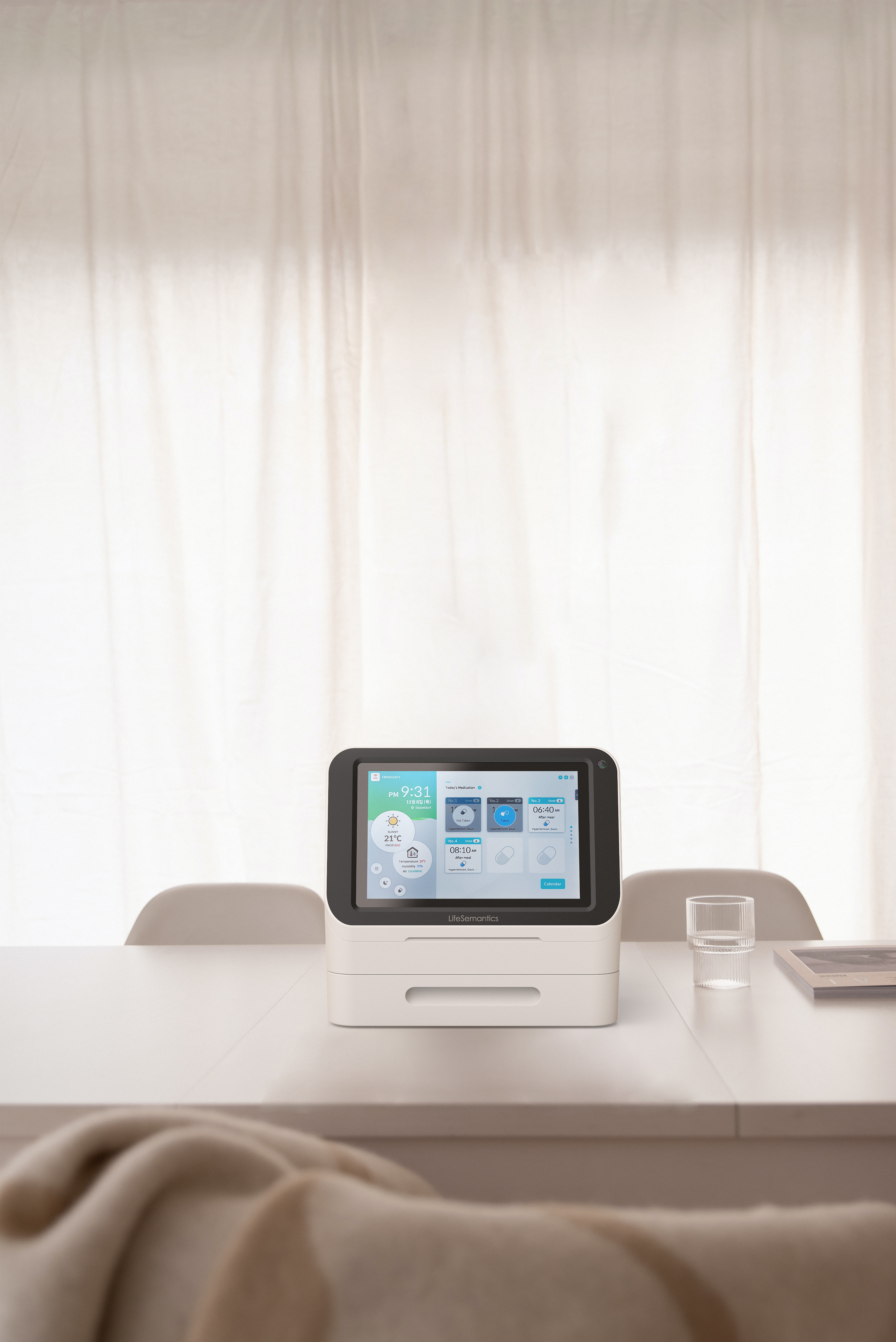 aged，healthy，Drug storage，