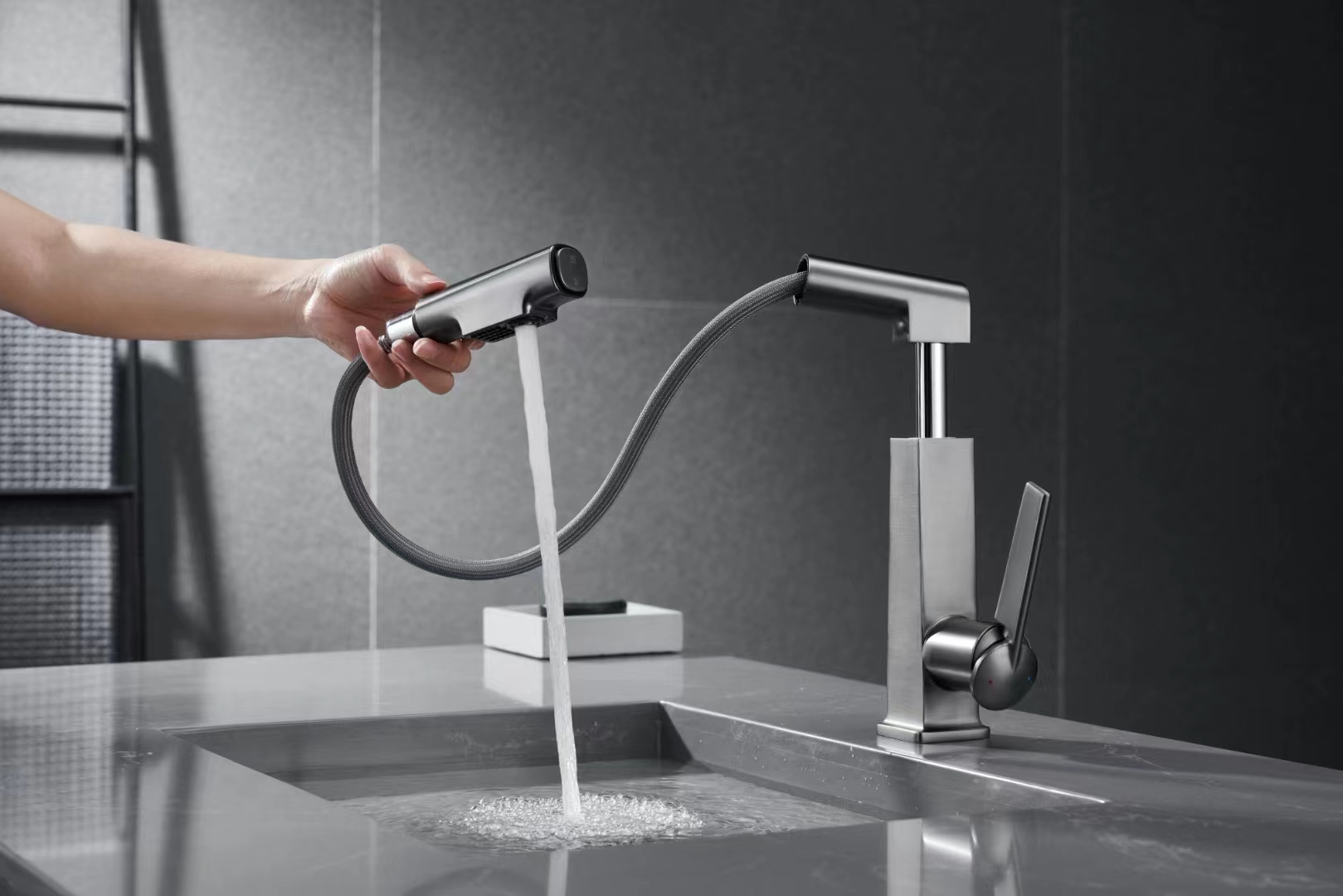 Pull faucet，water tap，bathroom，kitchen and toilet，