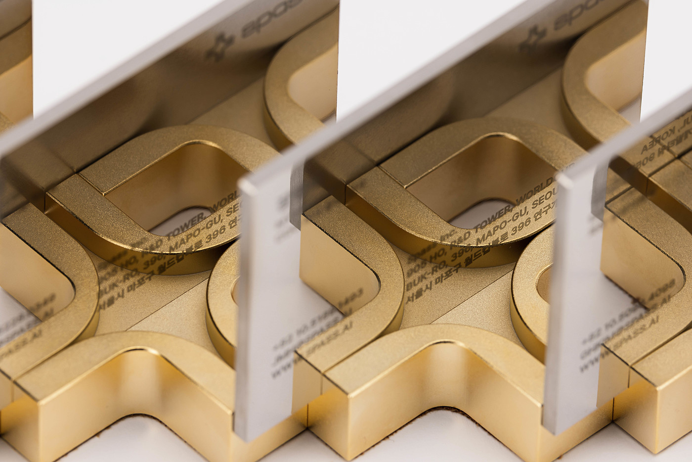 Member，business card rack，mirror，exhibition booth，