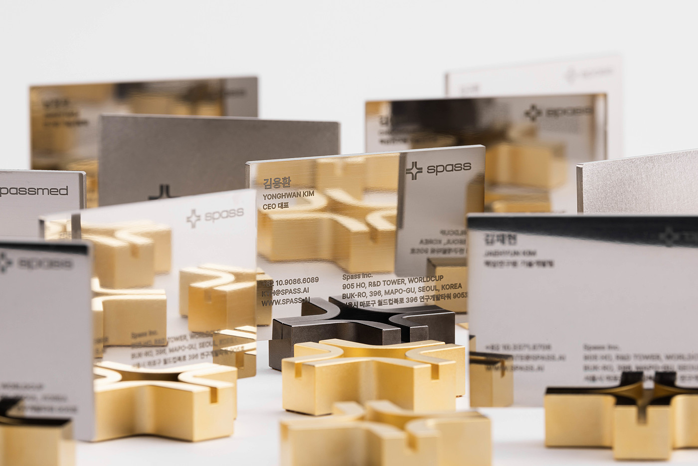 Member，business card rack，mirror，exhibition booth，