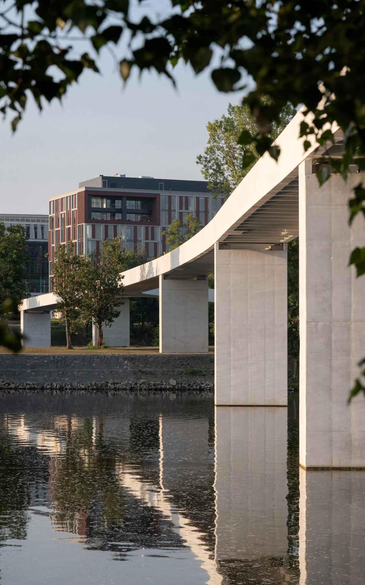 Minimalism，concrete，bridge，