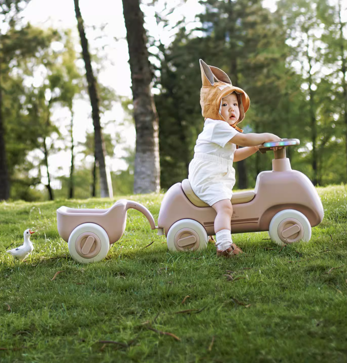 rocking horse，automobile，trailer，