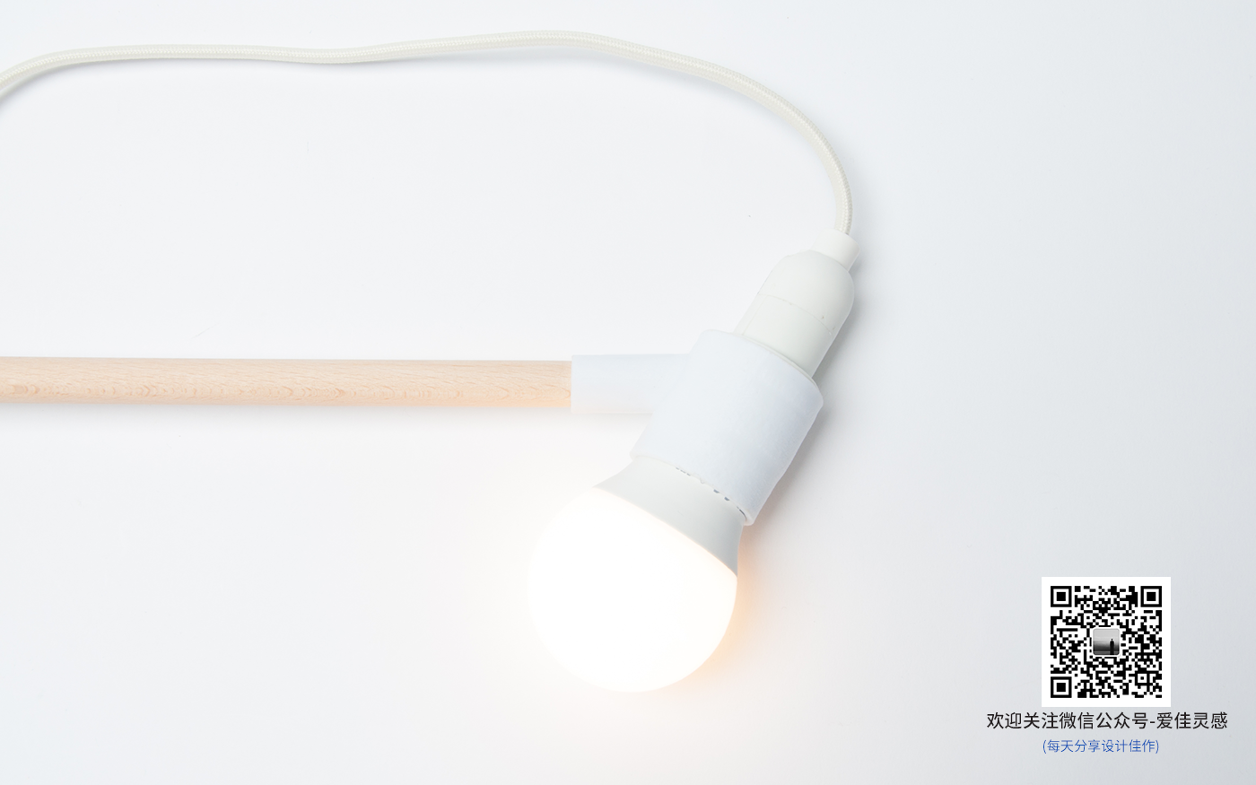 tea set，Quality life，A set of porcelain，Ceramics and wood，Hand drawing，Original texture，manufacturing process，Desk lamp，wood，Interesting structure，Wood and white，Triangular support，glass，storage box，kettle，lamps and lanterns，