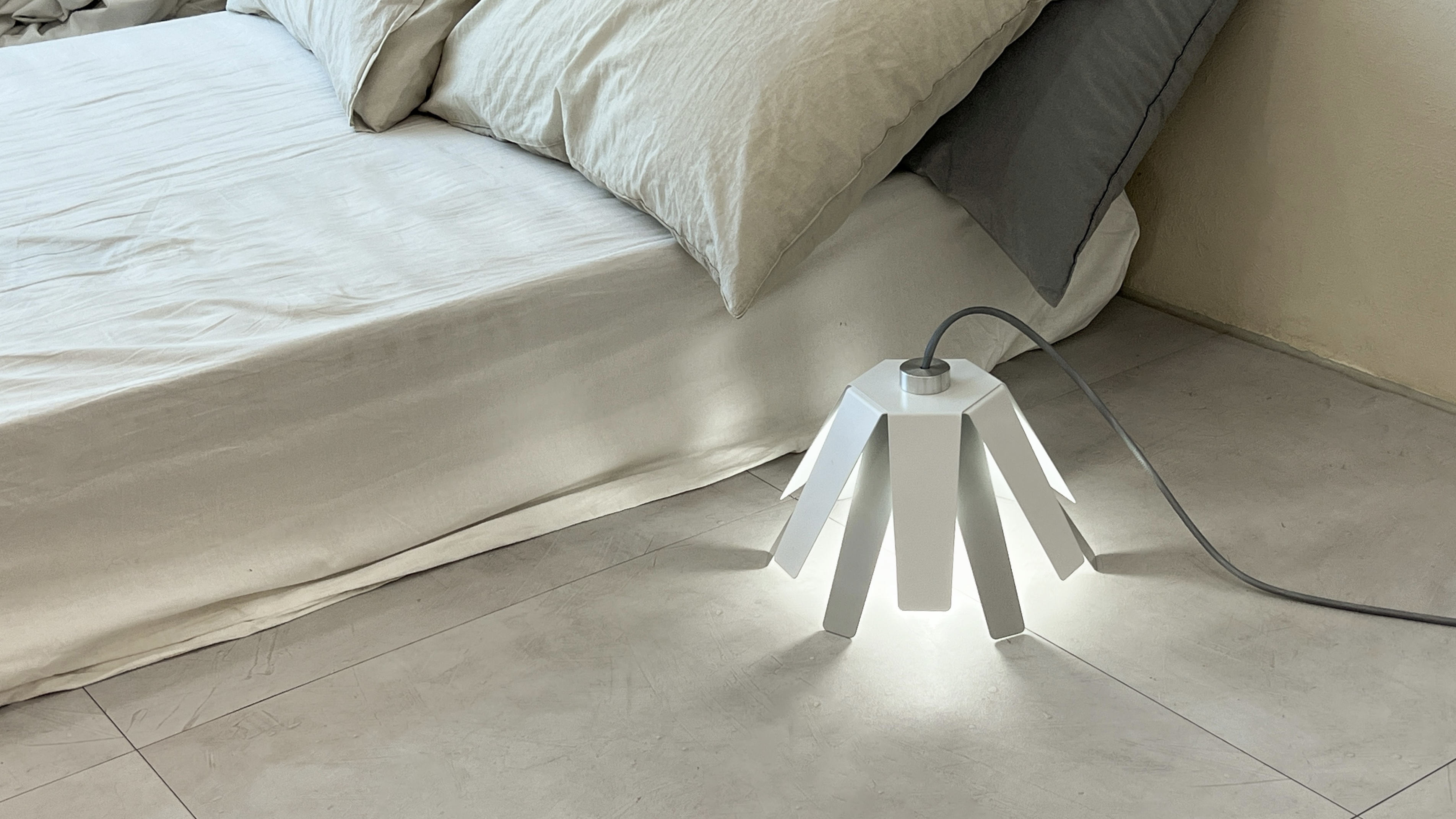 Desk lamp，lamps and lanterns，pattern，