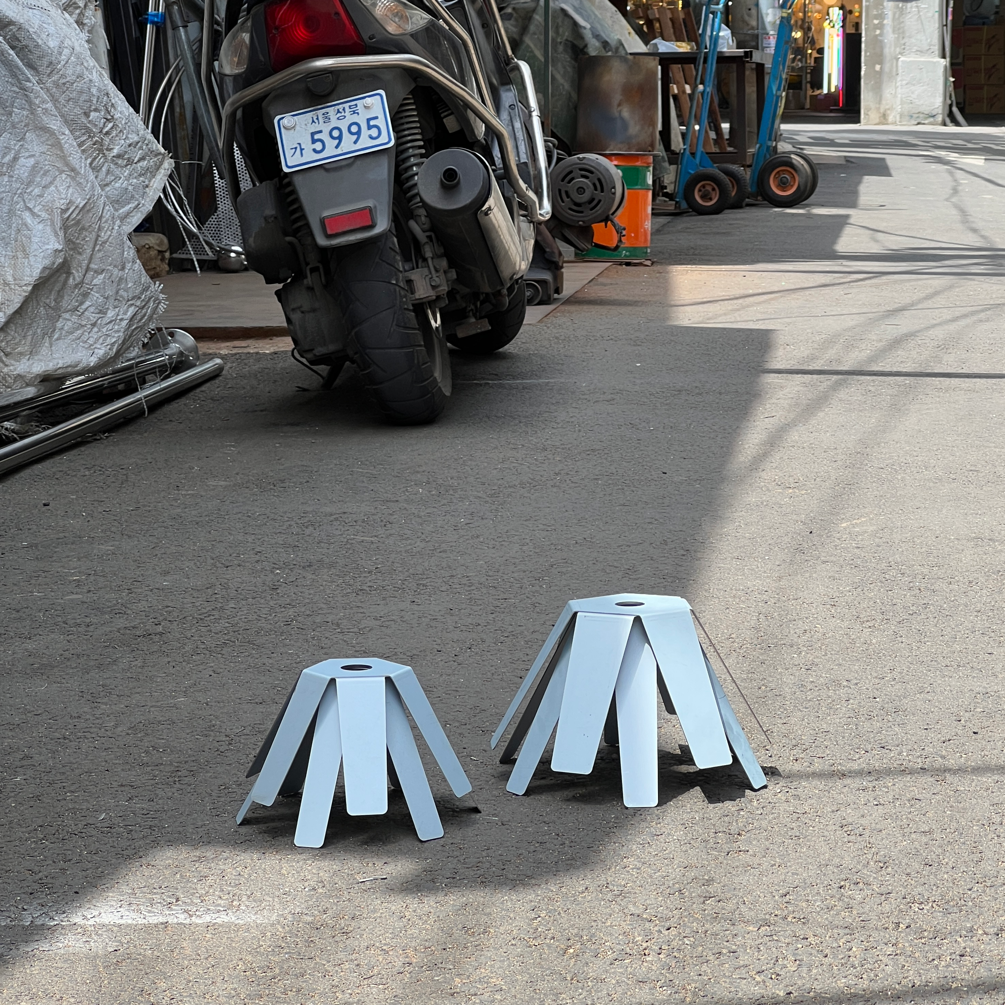 Desk lamp，lamps and lanterns，pattern，