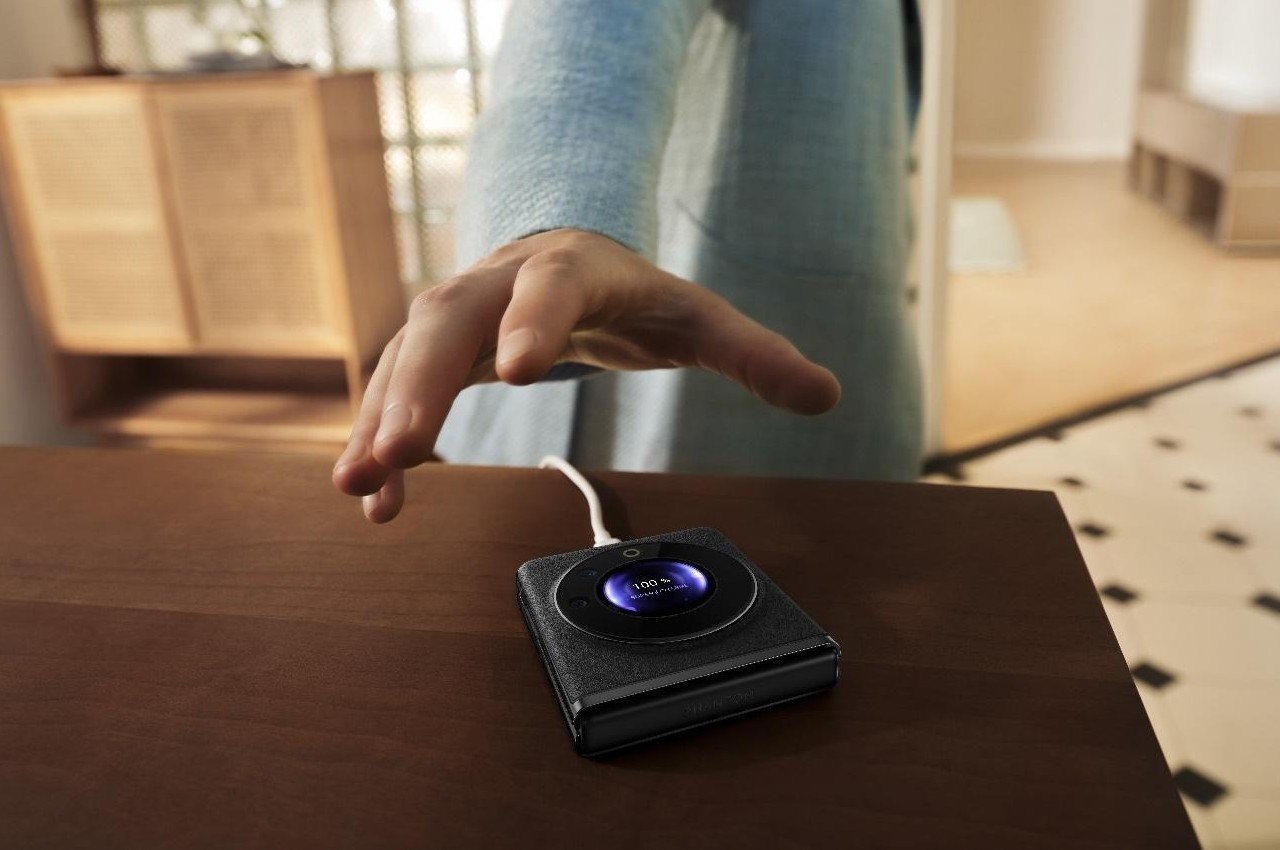 mobile phone，industrial design，product design，Design，Intelligent mobile phone，Foldable，