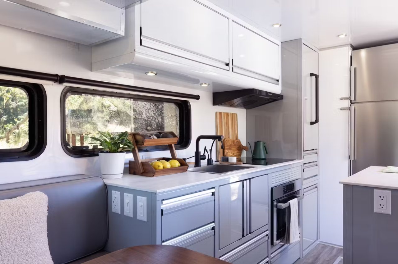 Touring car，Design，industrial design，trailer，RV design，