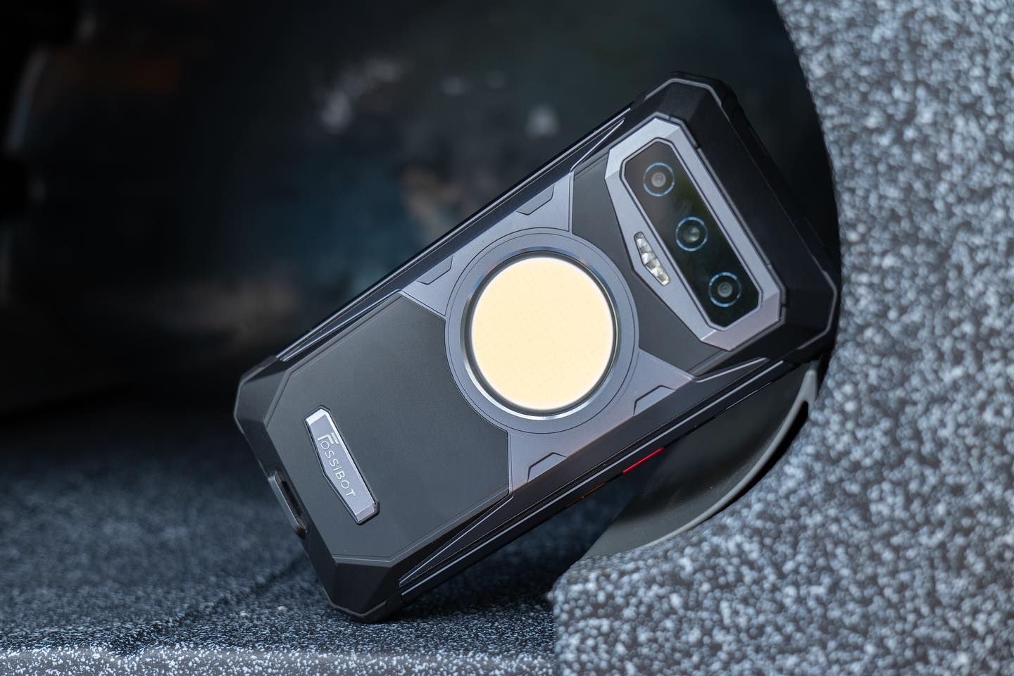 Outdoor mobile phone，Three prevention mobile phone，Big flashlight，Large battery，