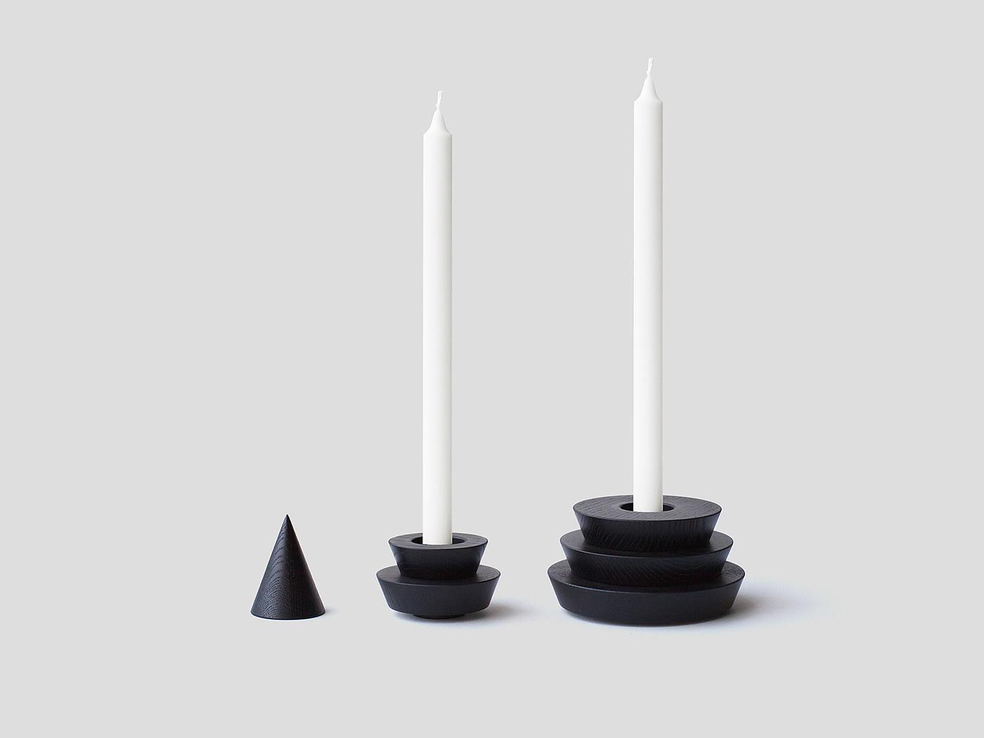 Candlestick，cone，modularization，Free combination，candle，Pyramid，gules，lamps and lanterns，natural，The sun rises and sets，Transformation intensity，Metal，desk，woodiness，fashion，Simplicity，Table，