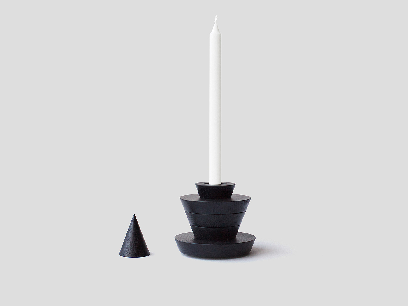 Candlestick，cone，modularization，Free combination，candle，Pyramid，gules，lamps and lanterns，natural，The sun rises and sets，Transformation intensity，Metal，desk，woodiness，fashion，Simplicity，Table，