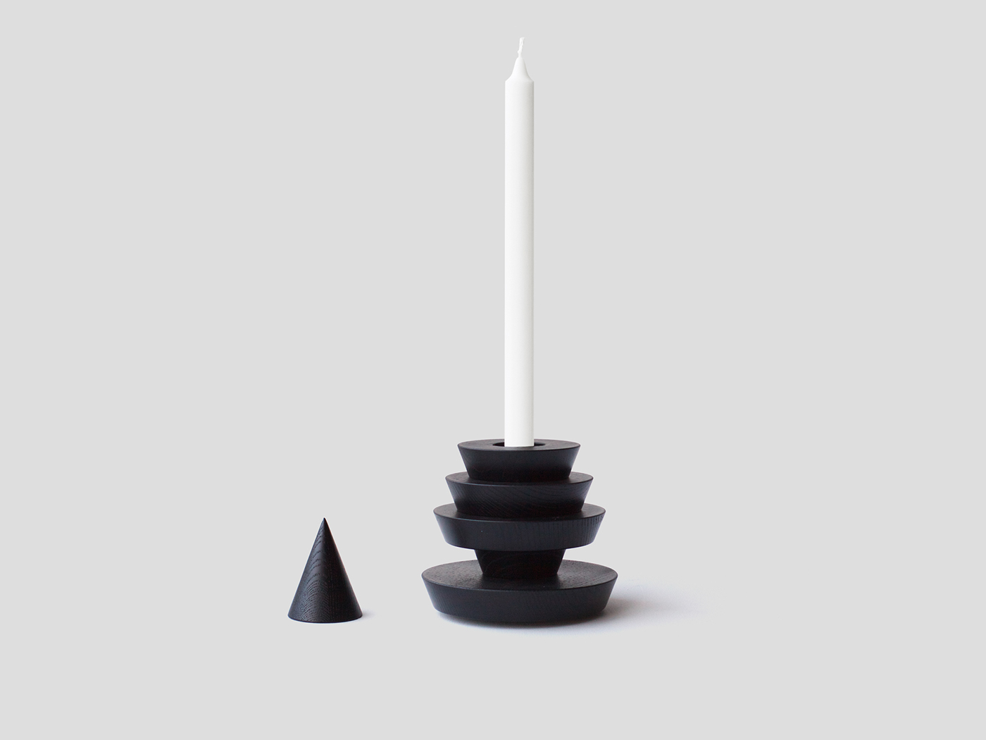 Candlestick，cone，modularization，Free combination，candle，Pyramid，gules，lamps and lanterns，natural，The sun rises and sets，Transformation intensity，Metal，desk，woodiness，fashion，Simplicity，Table，