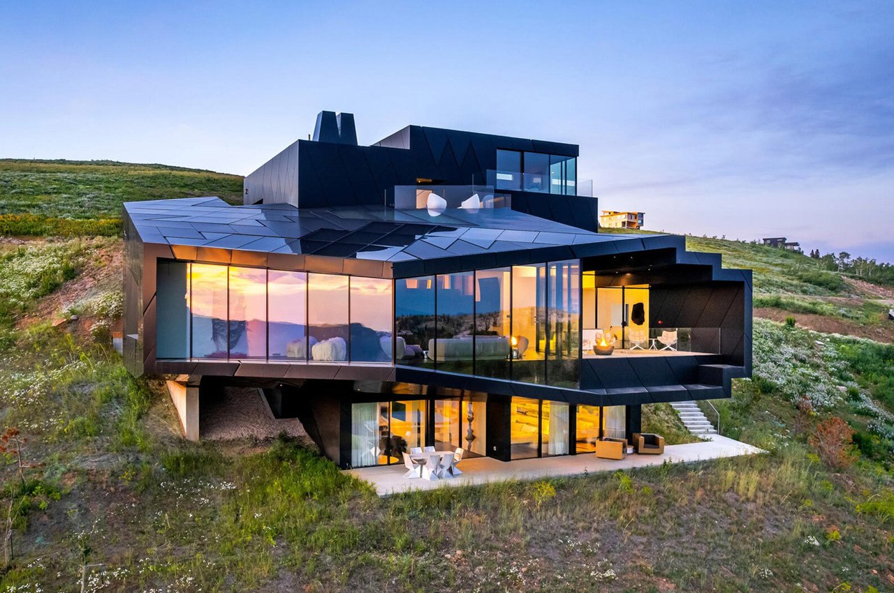 Wooden house，Wayne Manor，building design，