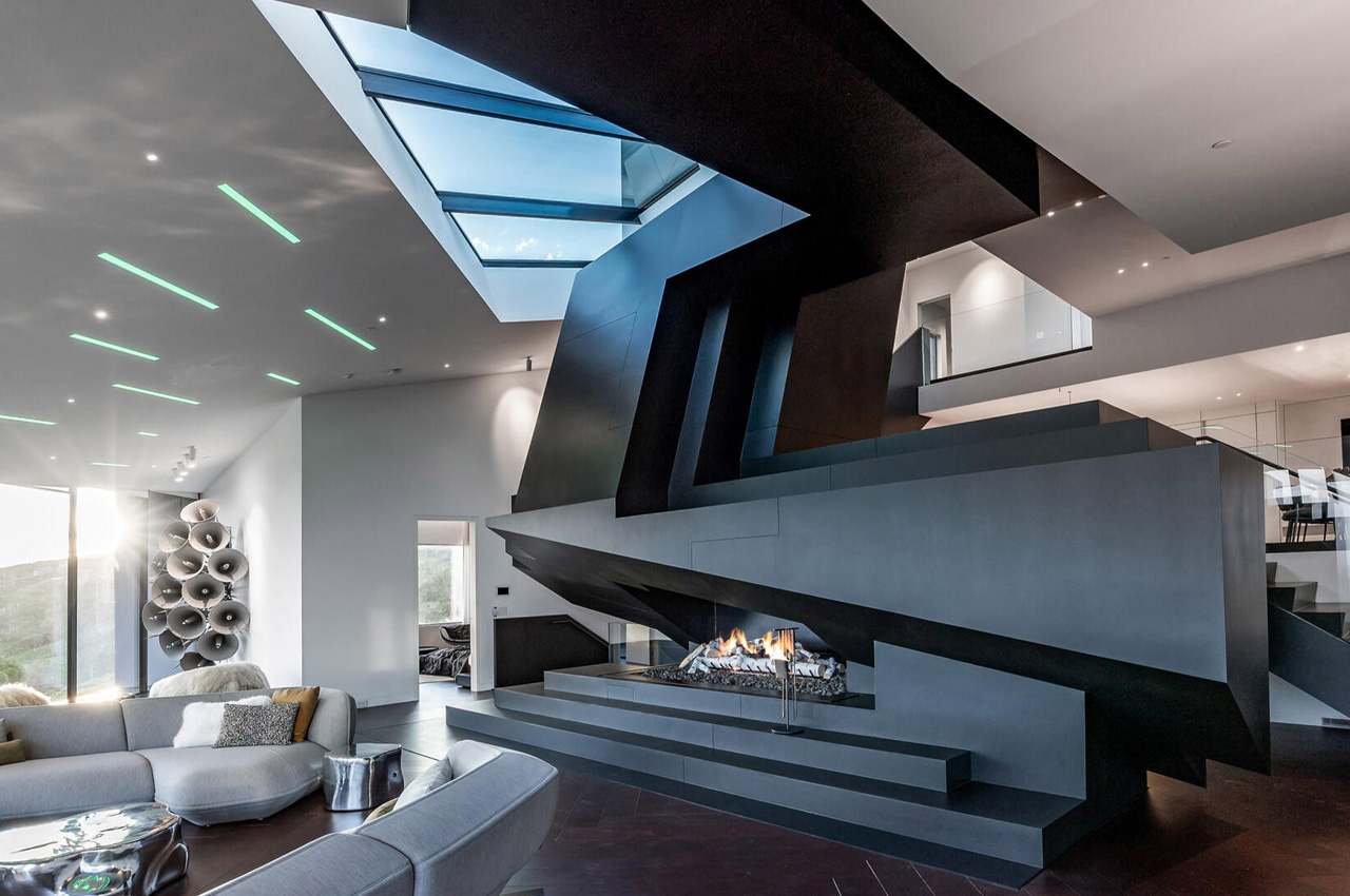 Wooden house，Wayne Manor，building design，