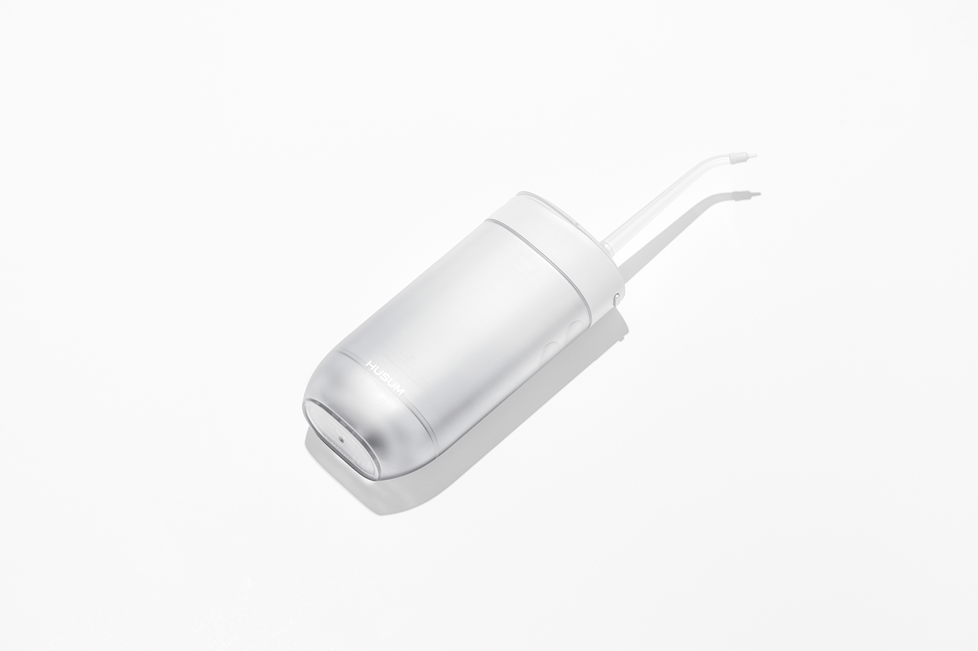 oral irrigator，clean，spiral curve structure，white，