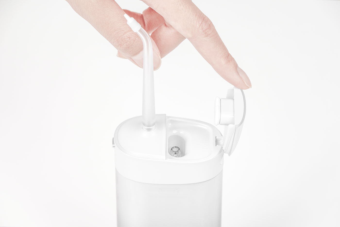 oral irrigator，clean，spiral curve structure，white，