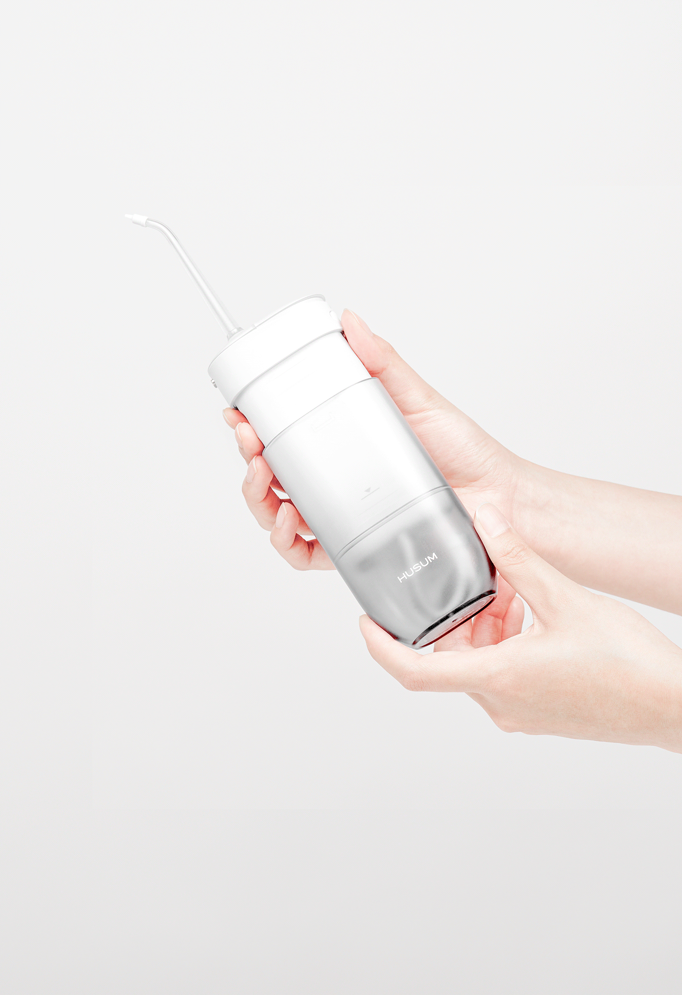 oral irrigator，clean，spiral curve structure，white，