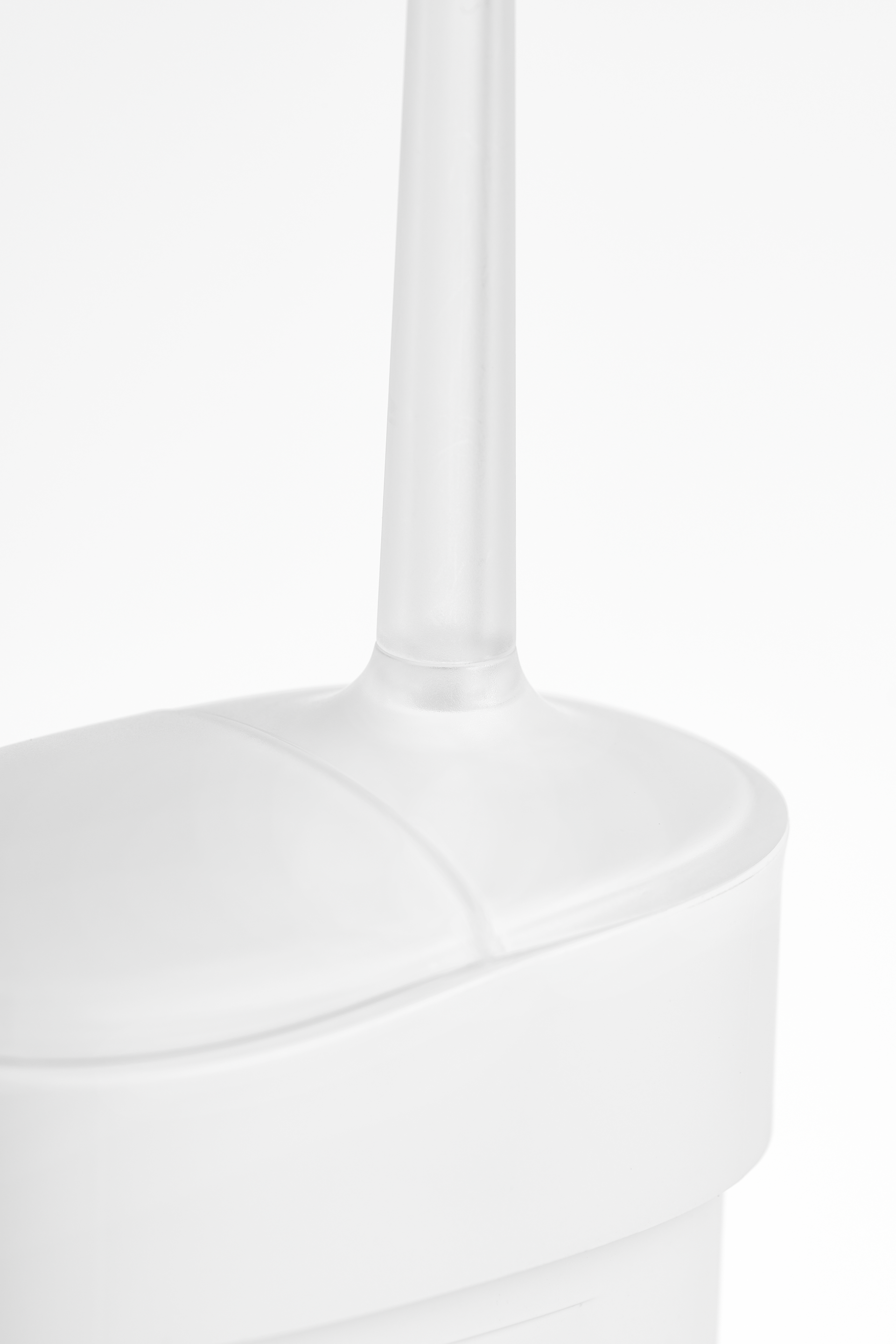 oral irrigator，clean，spiral curve structure，white，